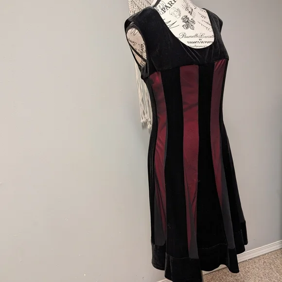 Connected Apparel Black and Red Mini Dress - Picture 4 of 10